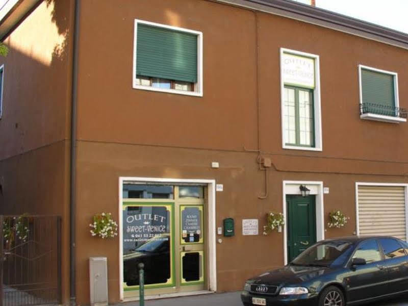威尼斯奥特莱斯威特酒店 梅斯特雷 外观 照片